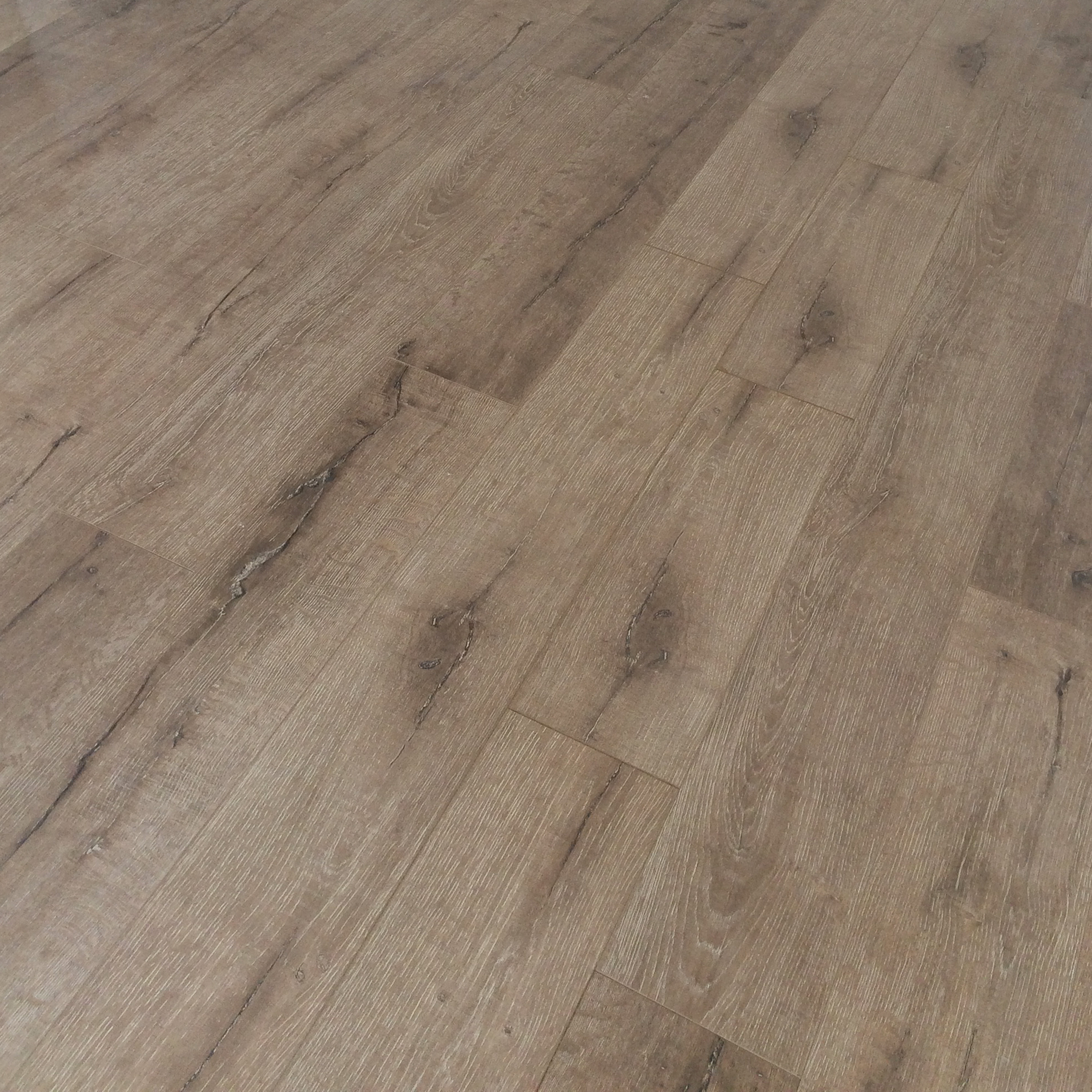 Aged Oak Tanoa Flooring 12mm Longboard Laminate Advanced